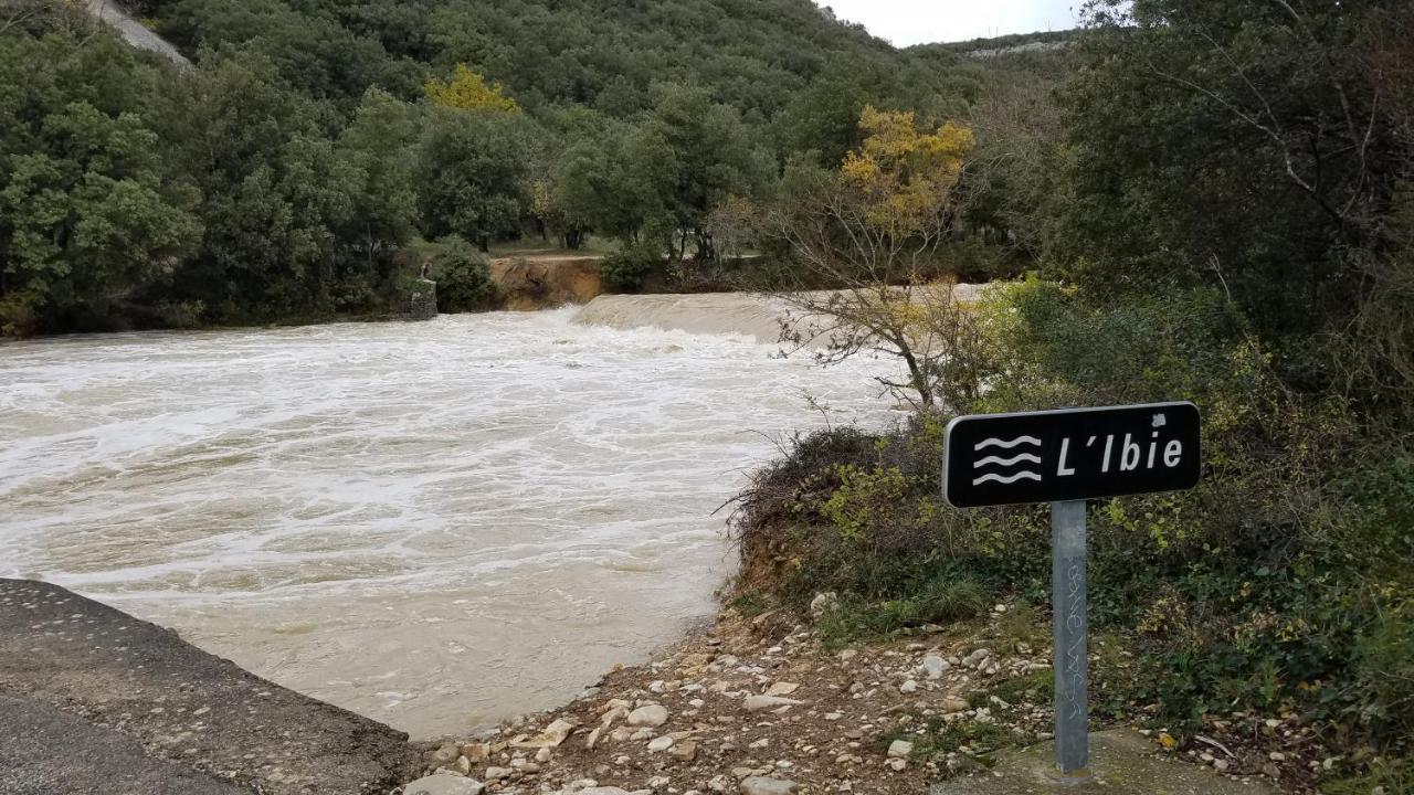 Gites Du Combeau Saint-Maurice-dʼIbie Buitenkant foto